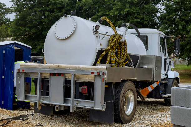 Portable Toilet Options We Offer in Dellwood, MN